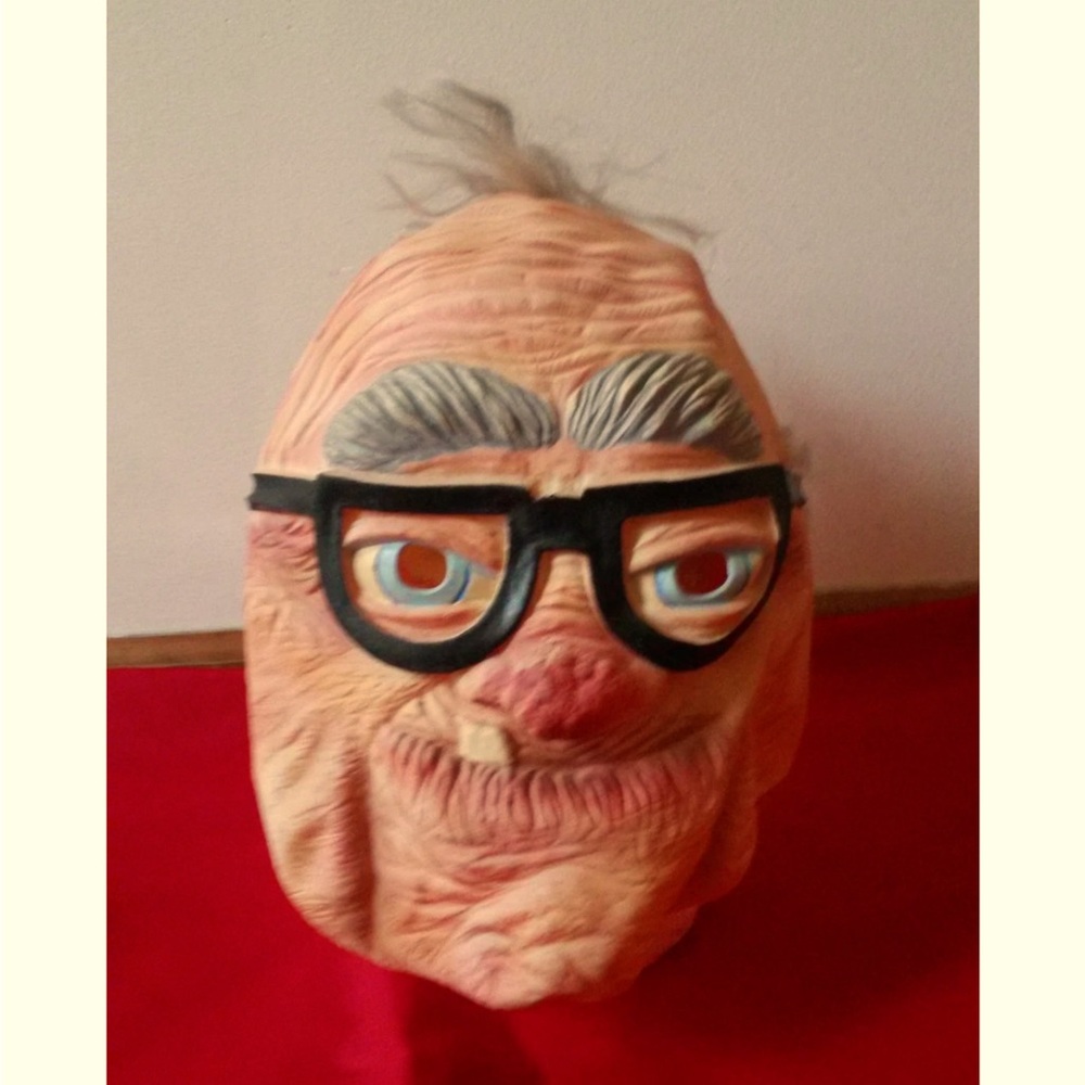 Vintage old man mask (FAMOUS PEOPLE )(from 1985-1990’s )very old but NEW
